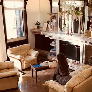 La Maison Royale Bed & Breakfast Bed & Breakfast Fiumicino